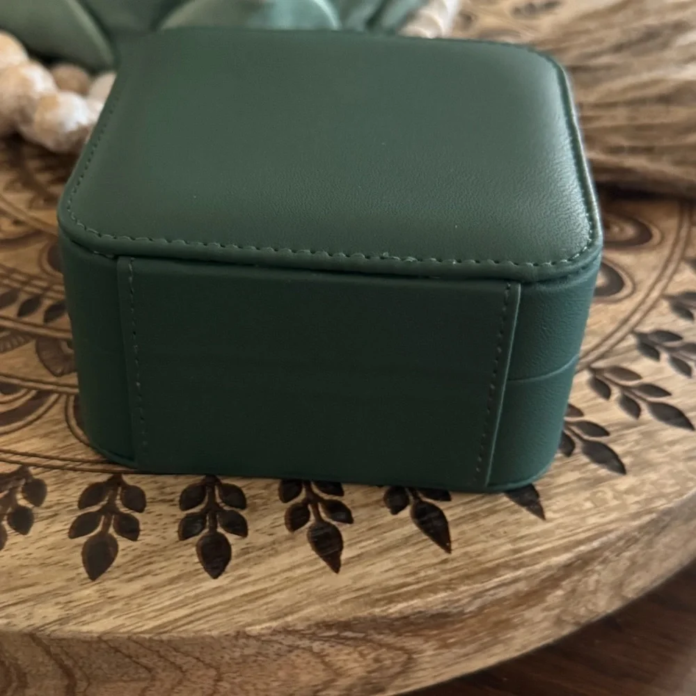 Mini travel Jewelry box Snap close+mirro r